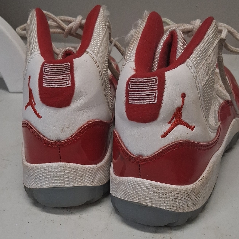 Jordan Kids Sneakers in Red and White